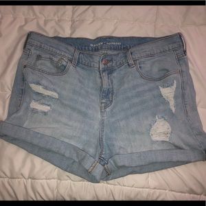Old navy women’s boyfriend shorts